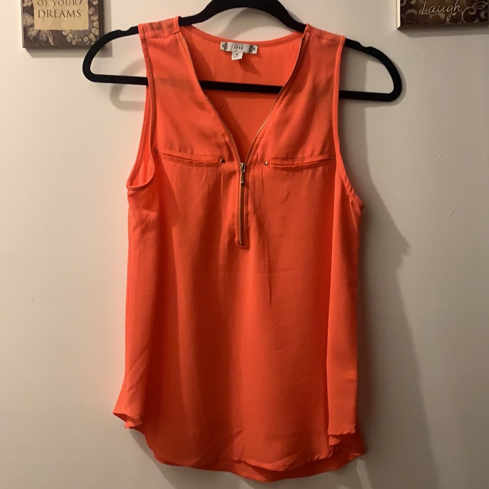 Tops - Picture 2 of 6